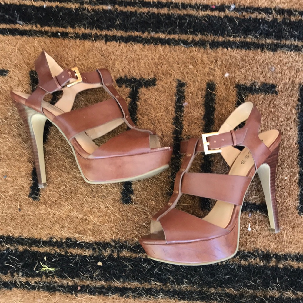 Guess heels size 5.5